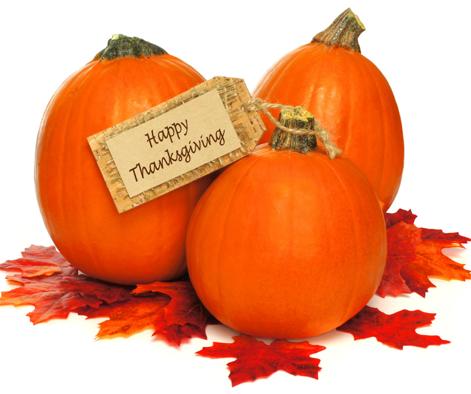 pumpkins with happy thanksgiving tag